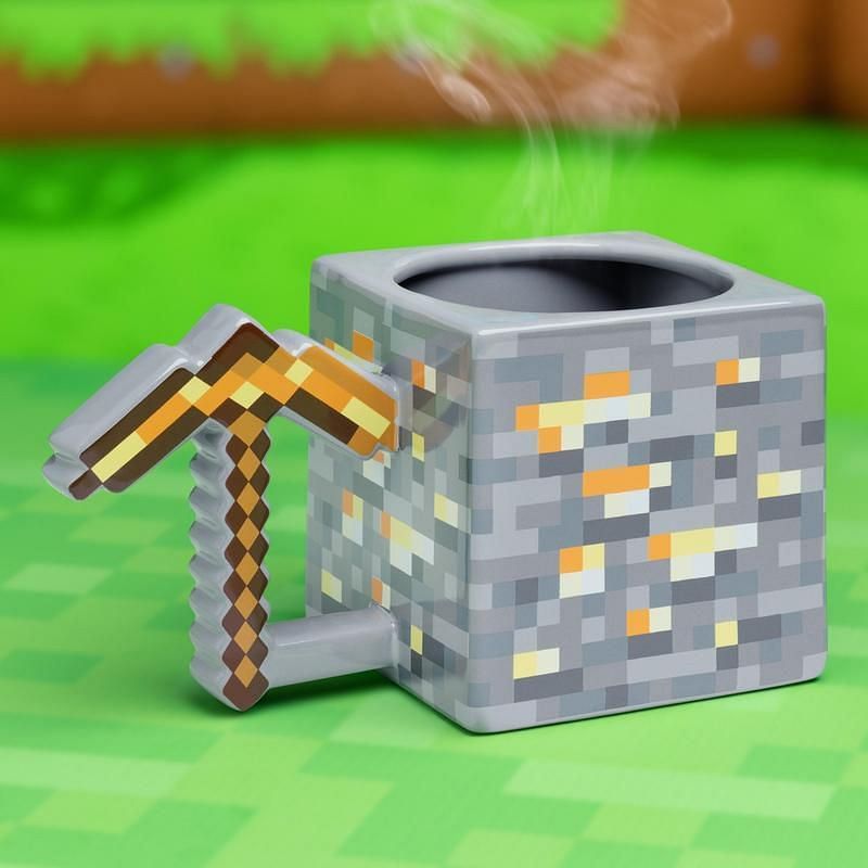 Hrnek Minecraft - Gold Pickaxe 550ml